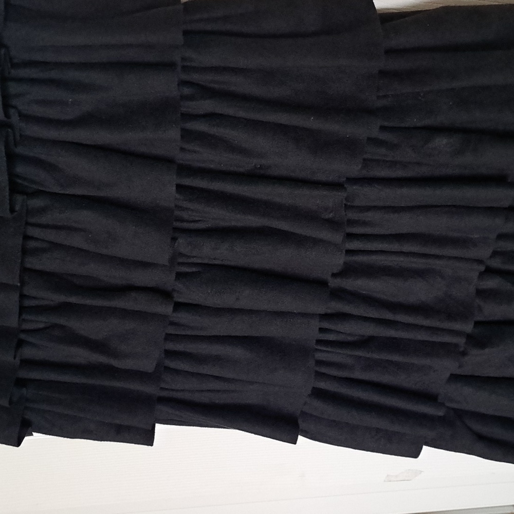 TIER Velvet Skirt - Picture 4 of 10